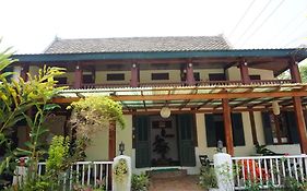 Oui's Guesthouse Luang Prabang Laos