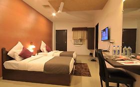 Hotel Crystal Ahmedabad 2* India