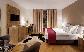 Alpen Hotel Munich 4*