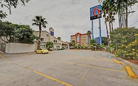 Motel 6 Downtown San Antonio Texas 2*