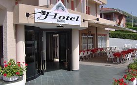 Hotel Svizzero  3*
