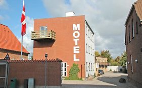 Motel Apartments  3*