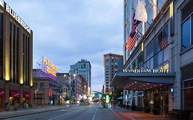 Crowne Plaza Cleveland At Playhouse Square, An Ihg Hotel