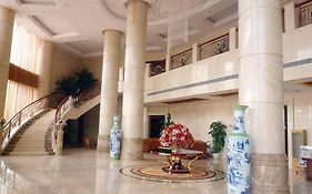 Nanchang Cheng Lake Intercontinental Hotel  4*