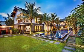 Summer Hills Hotel&Villas Bandung
