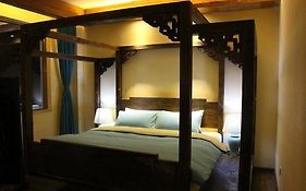 Lijiang Tricolor Cloud River Resort Hotel
