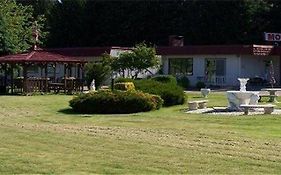 Travellers Rest Motel Salmon Arm 2* Canada