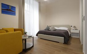 Musto Suites&rooms Napoli 2*