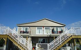 Bayside Inn & Waterfront Suites 3*