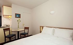 Aparthotel Appart'city Ouest  2*