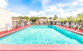 Econo Lodge Inn & Suites Florida City 2* United States