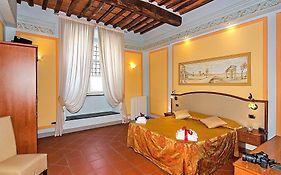Dimora Dei Guelfi Luxury Rooms