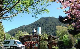 Queenstown Holiday Park & Motels Creeksyde