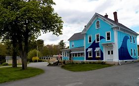 Coast Village Inn And Cottages