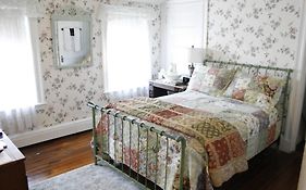 The Coolidge Corner Guest House: A Brookline Bed And Breakfast