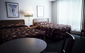 Hiawatha Motel Escanaba Michigan 2*