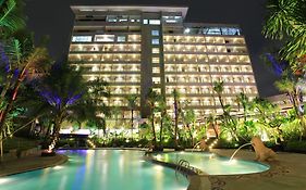 Ijen Suites Resort & Convention  4*