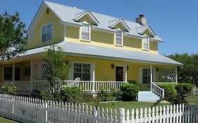 Yellow House Bed And Breakfast Salado Tx