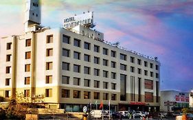Hotel Silver Cloud Ahmedabad 4*