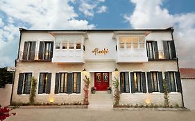 Alachi Hotel