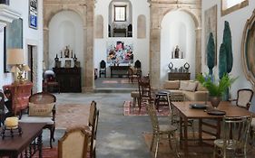 Convento Inn And Artists Residency