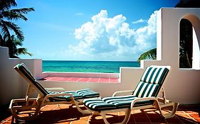 Pelicano Inn Playa Del Carmen - Beachfront Hotel