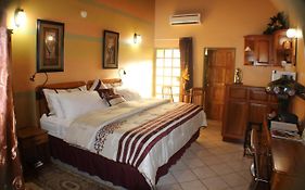 Native Abode Hotel Tobago 2*