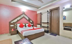 Hotel Shailly Inn Ahmedabad 3*