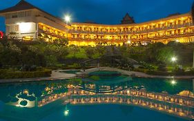 Sinabung Hills Hotel 4*