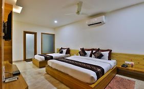 Hotel Treetop Residency Bhuj 3*
