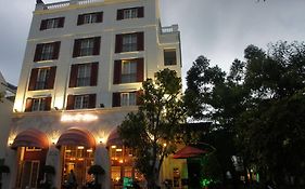 Hotel L'odéon Phu My Hung  3*