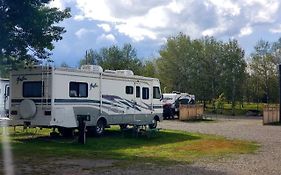 100 Mile Motel And rv Park