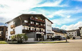 Hotel Alpenland Wattens 3*