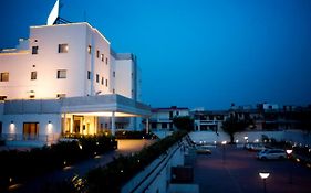 Vibe By The Lalit Traveller Hotel Faridabad 4* India