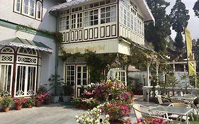 Udaan Dekeling Resort Darjeeling 4*