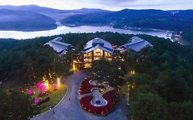 Khách Sạn&biệt Thự Terracotta Hồ Tuyền Lâm Villa