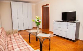 2 Room Semi-Luxury Apartment On Zhabotinskogo 57 Near Intourist Hotel