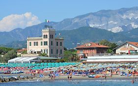 Hotel Italia Marina di Massa