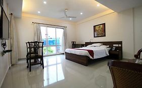 Hotel Residency Kolkata 3*