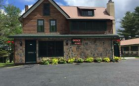 Pine Knoll Old Forge 3*