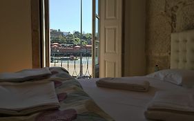 Happy Porto Hostel & Apartments 2*