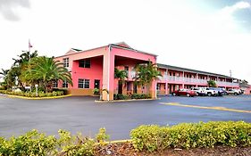 Flamingo Hotel in Okeechobee Florida
