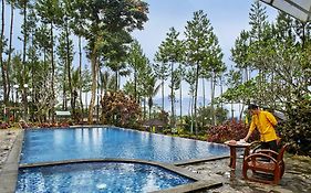 Jambuluwuk Ciawi Resort 5*