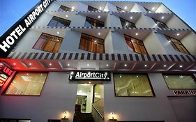 Airport City Hotel Delhi 3*