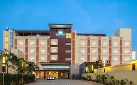 Days Hotel By Wyndham Chennai Omr  3* India