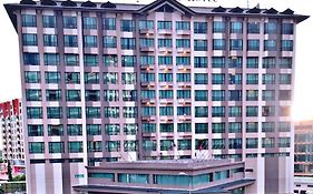 Sabah Oriental Hotel  4*