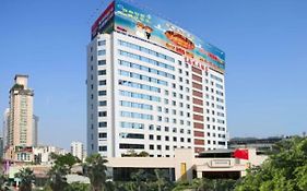 Xiamen Plaza Hotel  4* China