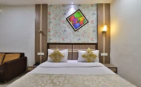 Hotel Kingston Ahmedabad 3*