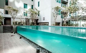 Summer Klcc Apartments By Soulasia Kuala Lumpur
