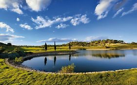 Las Colinas Golf&Country Club Residences
